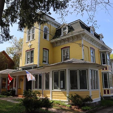 Bed and Breakfast Pangea House à Gananoque Extérieur photo