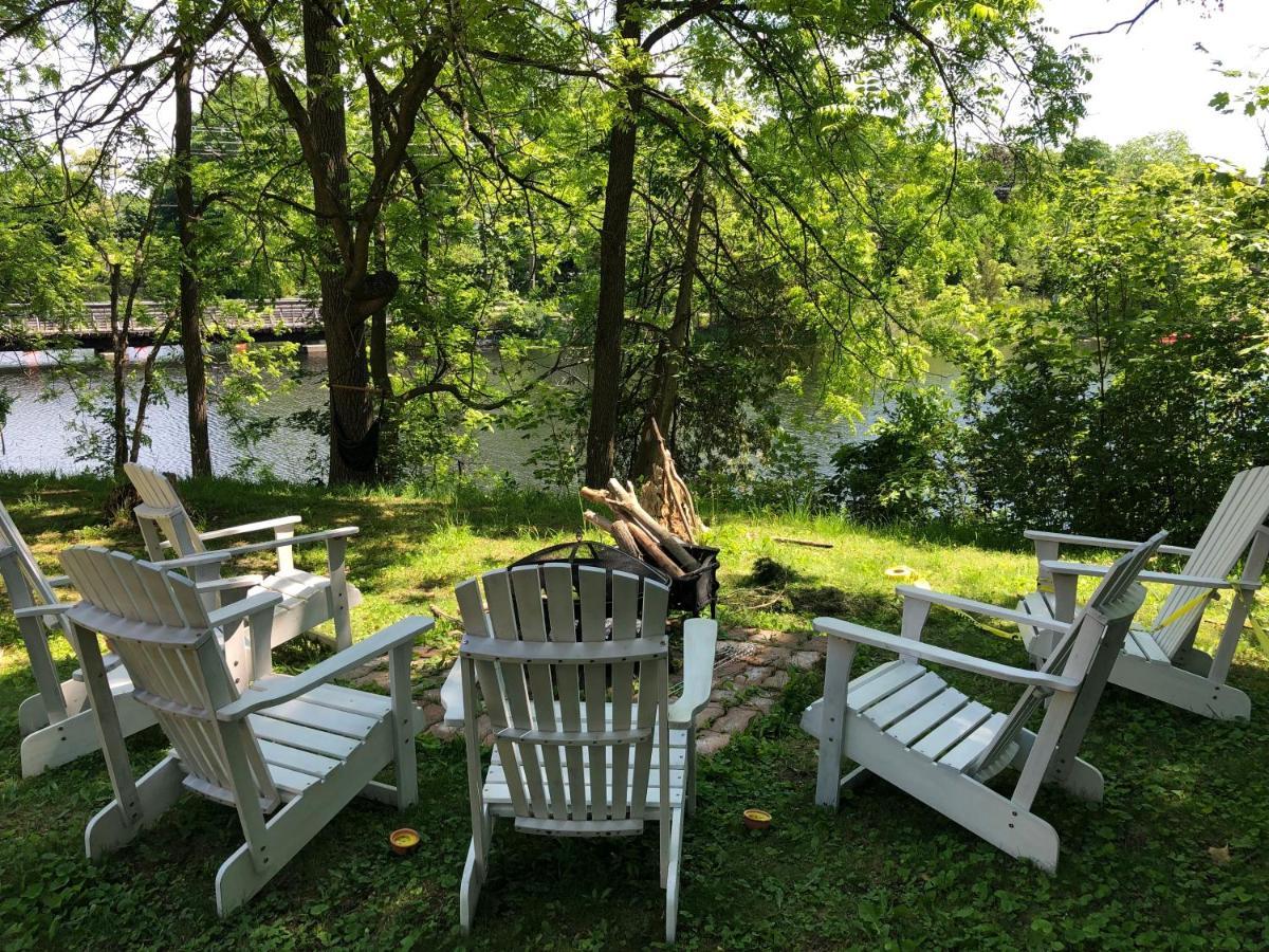 Bed and Breakfast Pangea House à Gananoque Extérieur photo